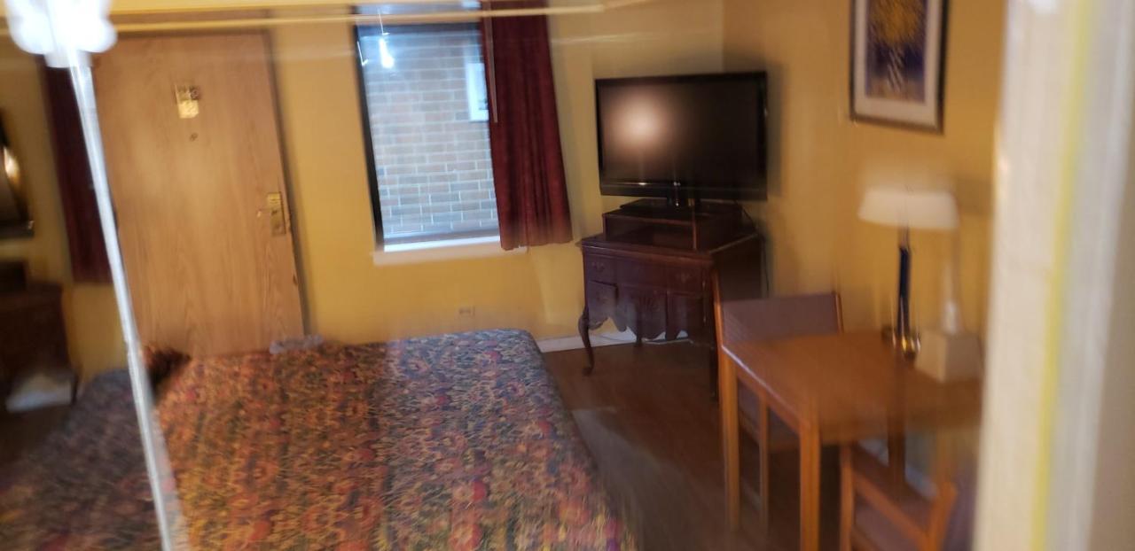 Plaza Inn Motel Calumet Park エクステリア 写真