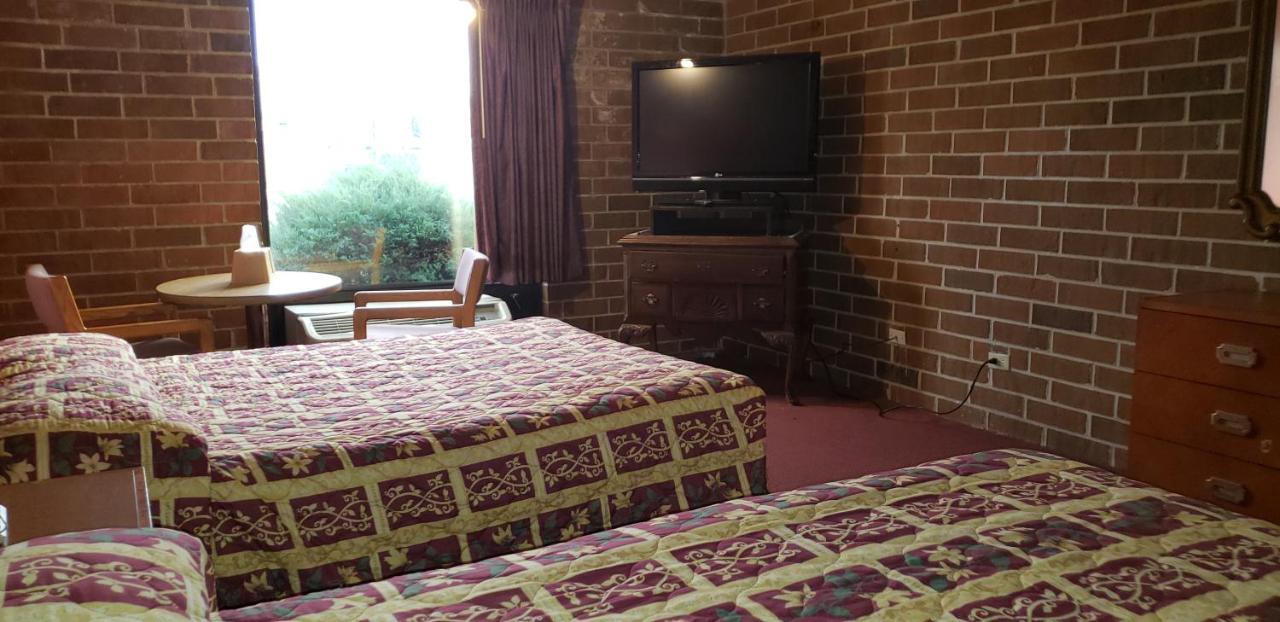 Plaza Inn Motel Calumet Park エクステリア 写真
