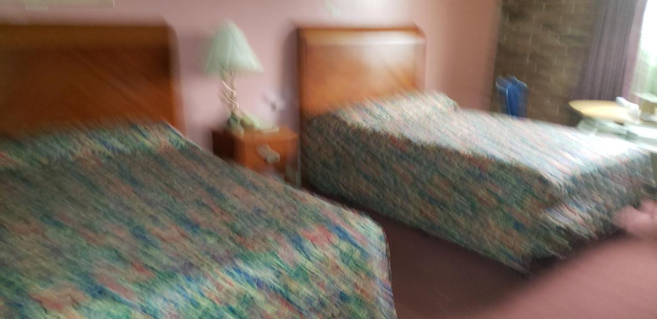 Plaza Inn Motel Calumet Park エクステリア 写真